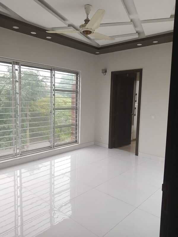 10 MARLA MODREN HOUSE FOR RENT IN DHA LAHORE 0