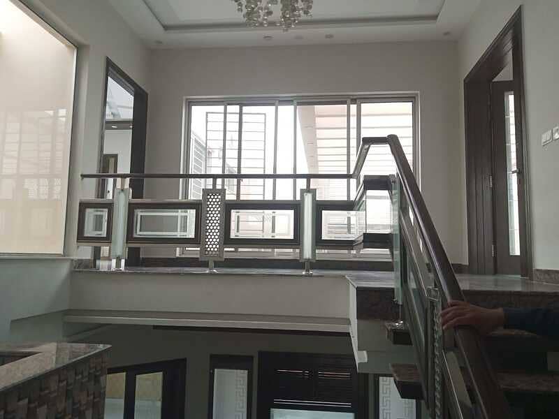 10 MARLA MODREN HOUSE FOR RENT IN DHA LAHORE 18