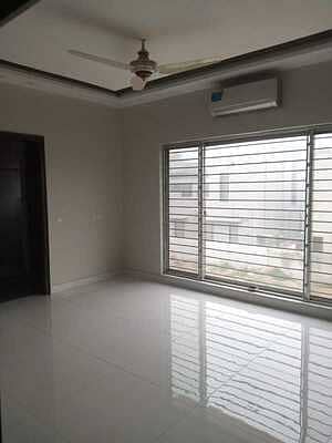 1 KANAL FULL HOUSE FOR RENT IN DHA PHASE 6 3