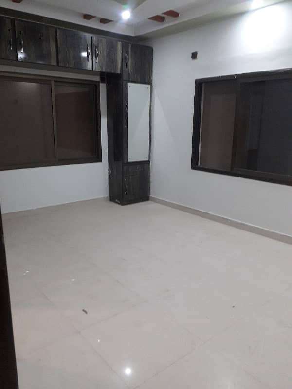 three bed dd well maintained portion for rent in johar 3