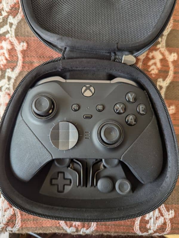 Xbox Elite Series 2 Controller 0