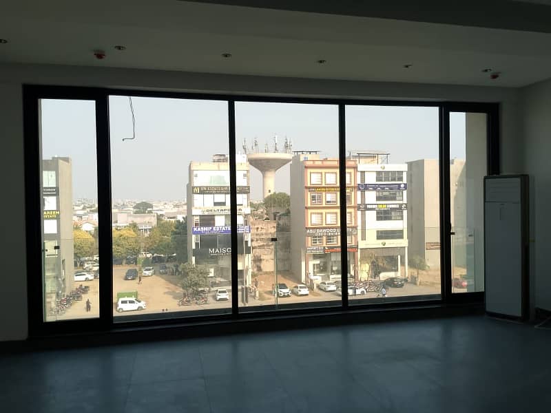 COMMERCIAL FLOOR FOR MULTINATIONAL COMPANIES PHASE 6 DHA LAHORE 7