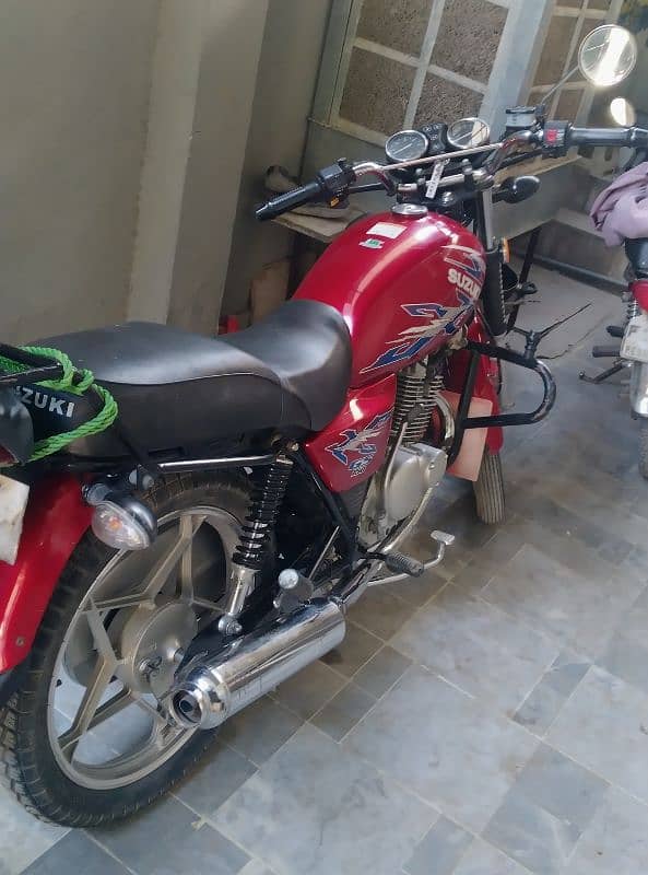 GS 150 CC SUZUKI RED COLOUR 0