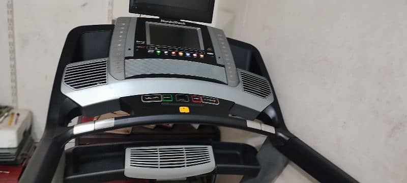 TREADMILL MACHINE 4