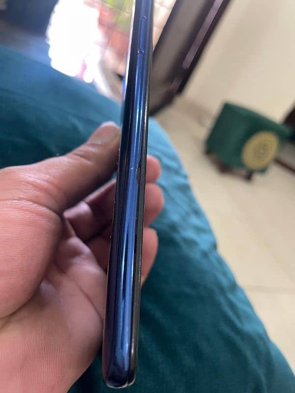 infinix s5 pro 6GB and 128GB pop up selfie 40 MP 3