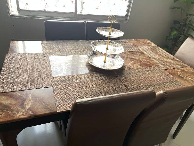 IMPORTED DINING TABLE 3