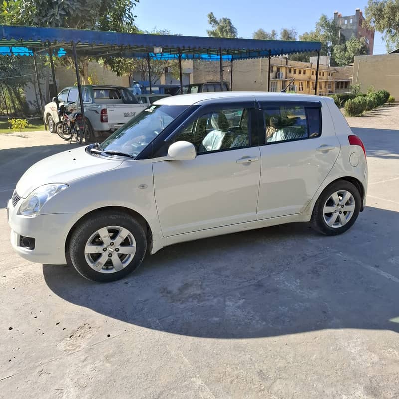 Suzuki Swift DLX 1.3 2014 2