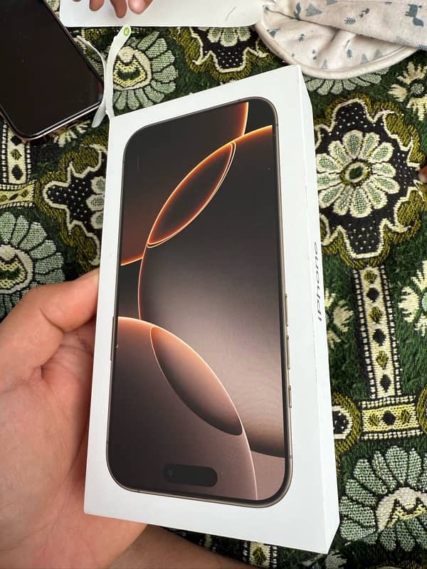 iphone 16 pro BRAND NEW 4