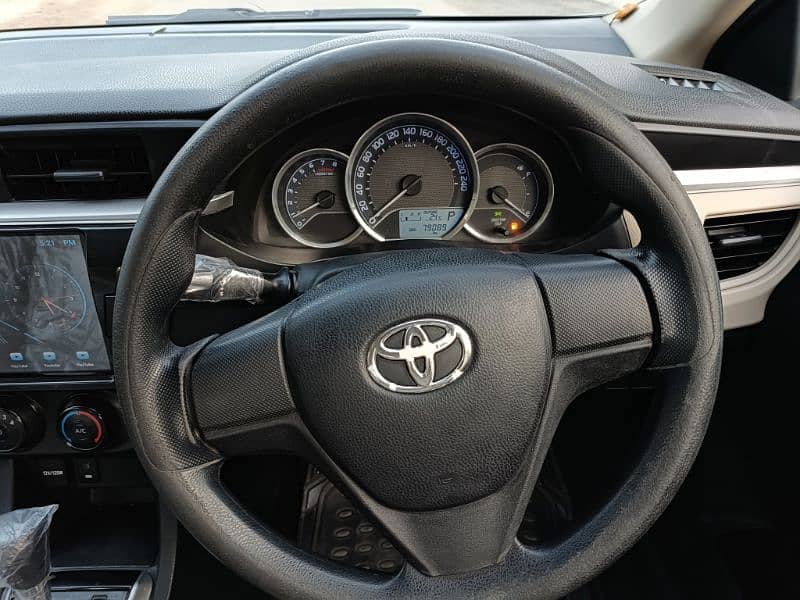 Toyota Corolla Gli 2015 / 2016 automatic 8