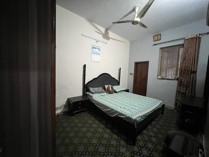 Well Maintained House in Prime location Dharampura 13