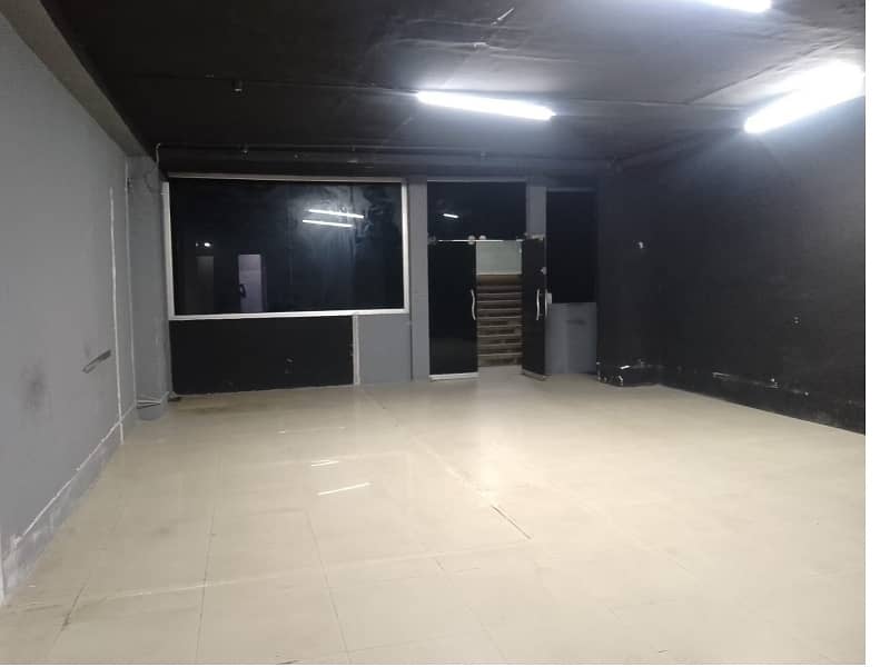 Investment Corridor And Builders Proudly Offer Area 700 Square Feet Corporate Office Available For Rent in Main Boulevard Road Gulberg 3 Lahore 2