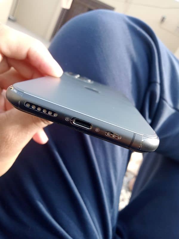 iPhone 11 pro 64GB JV non PTA 4