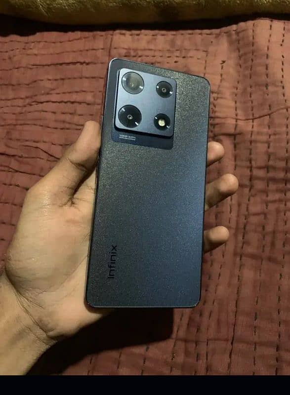 infinix note 30 pro 8/10 1