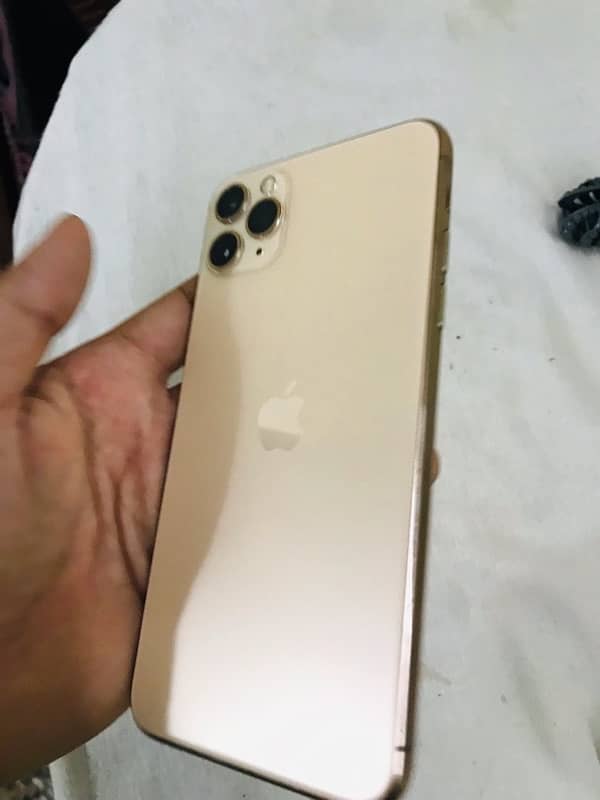 Iphone 11 pro max full box pta approved 1