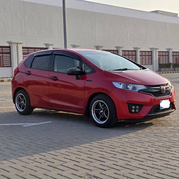 Honda Fit 2016 total genuine full option 4