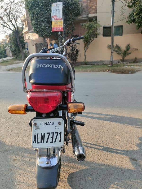 I am selling my Bike Honda 70 2022 2