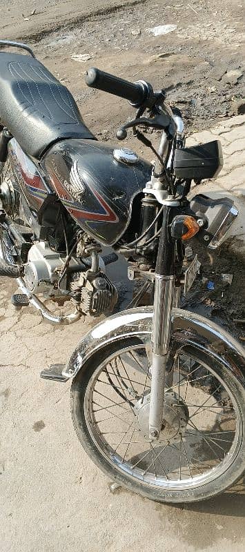 bike bht achi hai koi kam ni hone wala 3