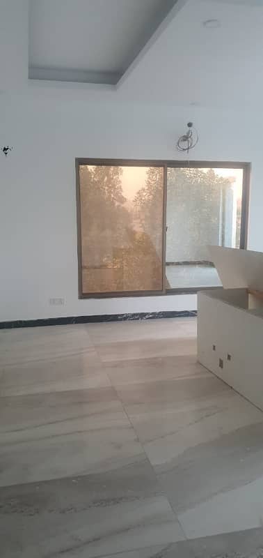 5 bedrooms 272 S. Y villa available for sale in P6 in bahria town karachi 03131309263 2