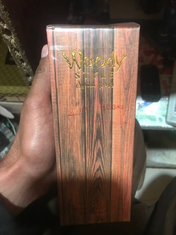 Woody Style Arabian Oud 11