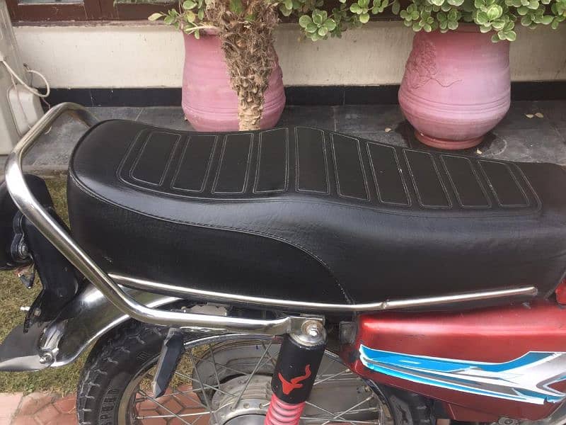 motor bike for sale candtion 10 by 10 5