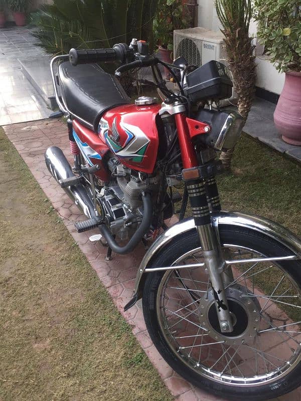 motor bike for sale candtion 10 by 10 6