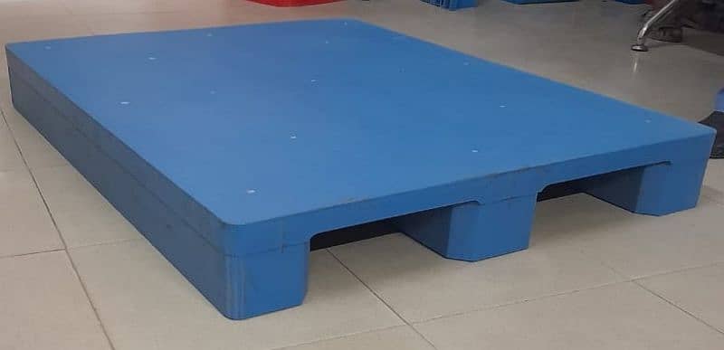 wooden plastic pallet 0