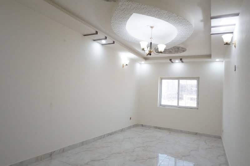 three bed dd well maintained apartment for rent in johar 7