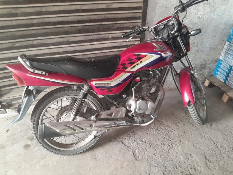 honda 125 deluex best condition call 0305 4006461 0