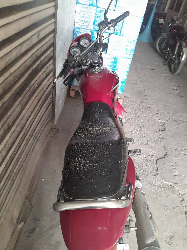 honda 125 deluex best condition call 0305 4006461 4