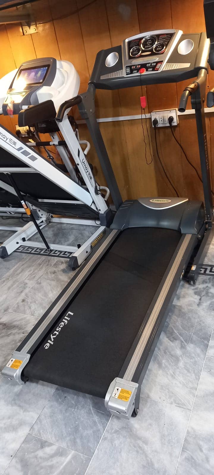 Used Treadmill Exellent Condition Avavilable 10/10 14