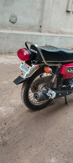 Honda 2022 model good condition first owner bike 03217699114