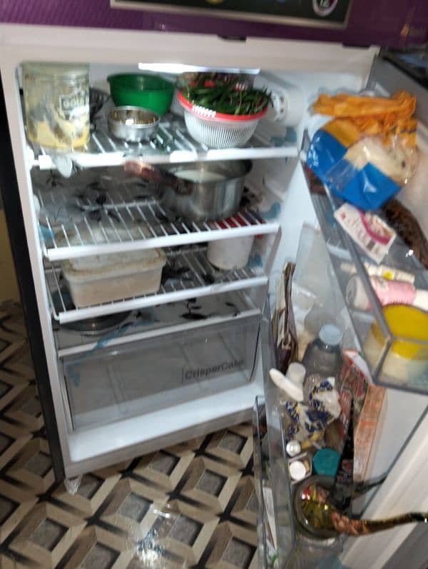 freezer to urgent sale new no use 2 day phely Kya tha 3