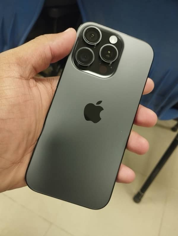 Iphone 16 pro (NON PTA JV) 1