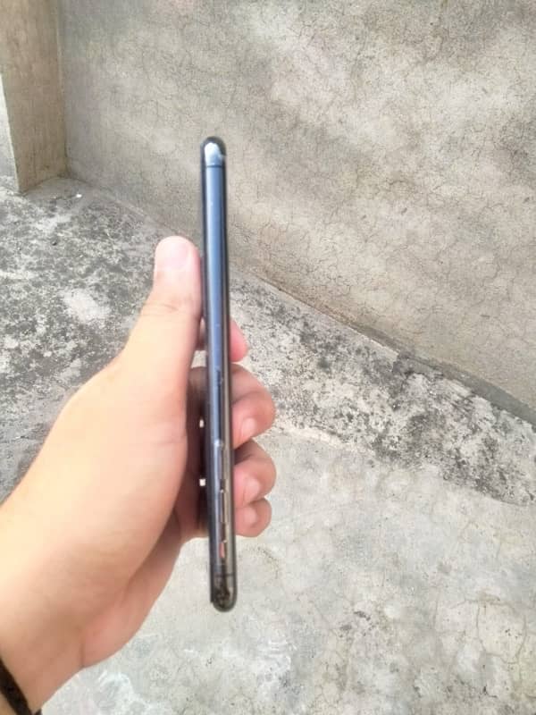 iPhone iphone xsmax black colour 256 GB Hy All original iPhone 5