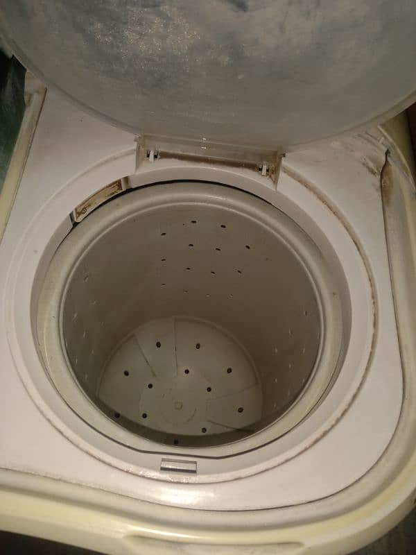 Haier dual tub perfectly working 03008125456 5