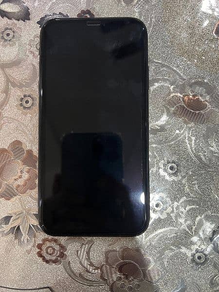 Iphone XR , 64 gb , black colour , 80% Battery Health , JV 3