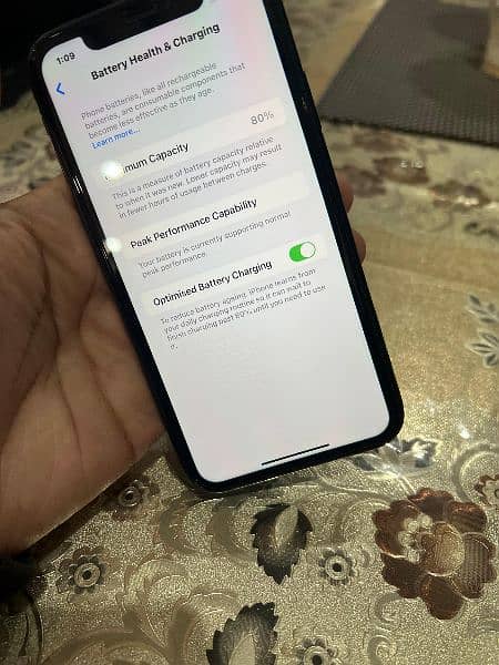 Iphone XR , 64 gb , black colour , 80% Battery Health , JV 9