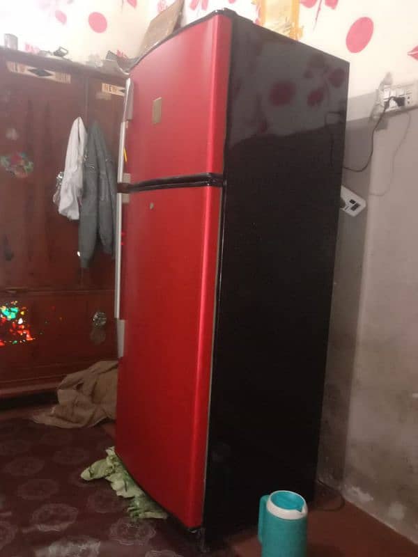 dawlance fridge very good condition 2