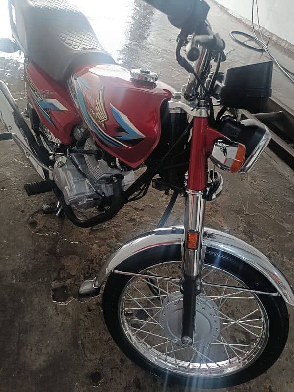 Honda 125 for sale new condition 6