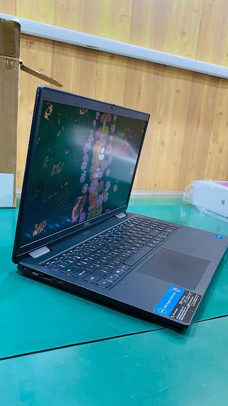 Dell Latitude 3520 3