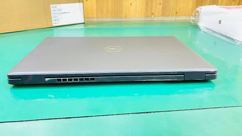 Dell Latitude 3520 6