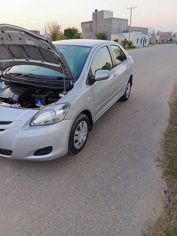 Toyota Belta 2007/2012 1