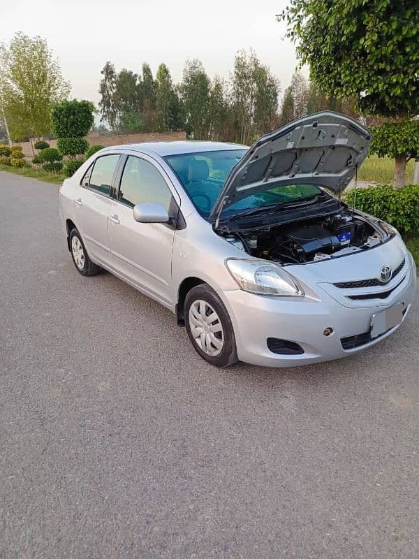 Toyota Belta 2007/2012 3