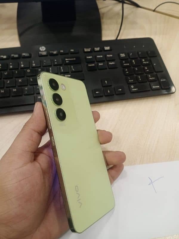 vivo y100 with 6 months warrenty with no fault for sale 6