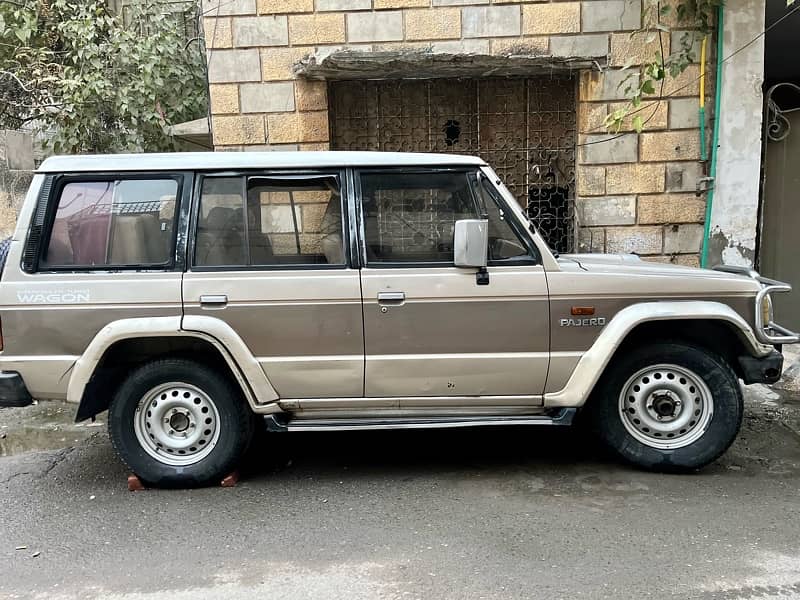 Mitsubishi Pajero 1991 2