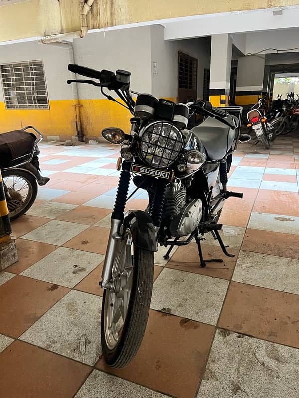 Suzuki GS150 SE 2022 2