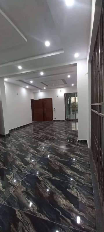 1 kanal upper portion available for rent in Nashaman Iqbal phase 2 3