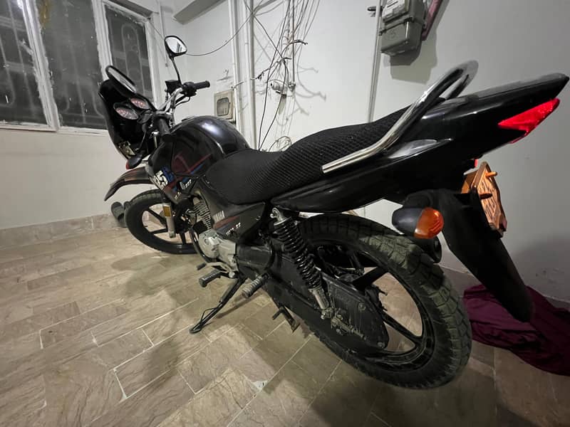 Yamaha YBR 125G 2022 4