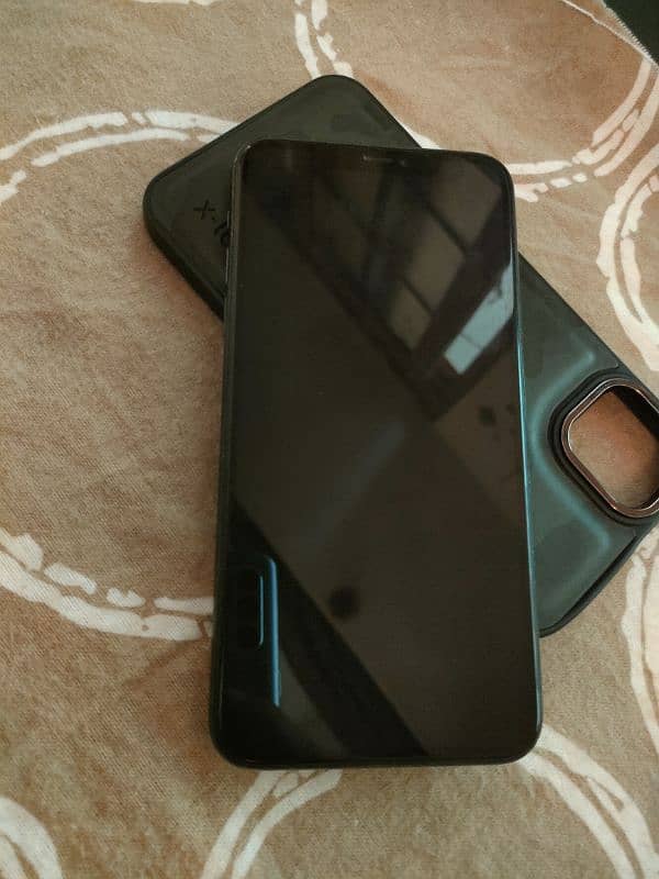 iPhone 11 Pro Max Condition Great 7