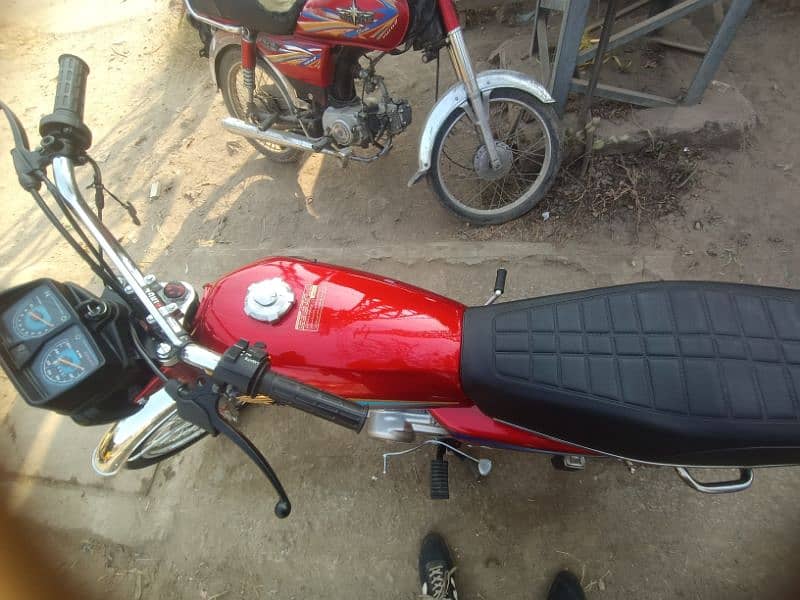 honda 125 10/10 condition bio matric smart card available 4